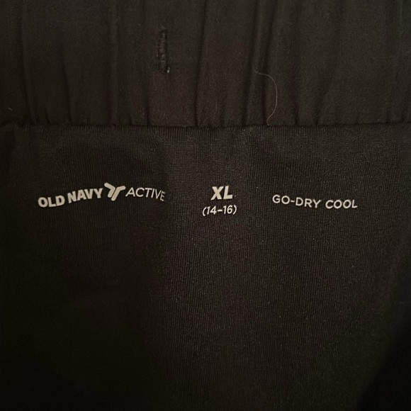 Old Navy active go-dry cool black shorts, size XL (14–16) youth - Picture 3 of 3